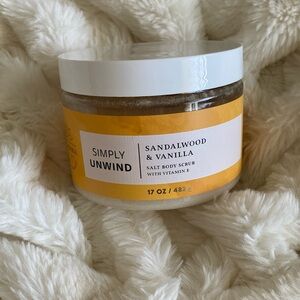 NEW Bath & Body Works Sandalwood & Vanilla Salt Body Scrub
